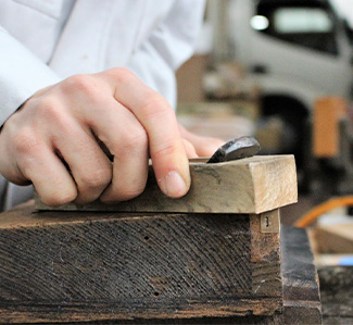 手間を惜しまず細部まで丁寧な型作りを伝統技術を用い型作りをしています